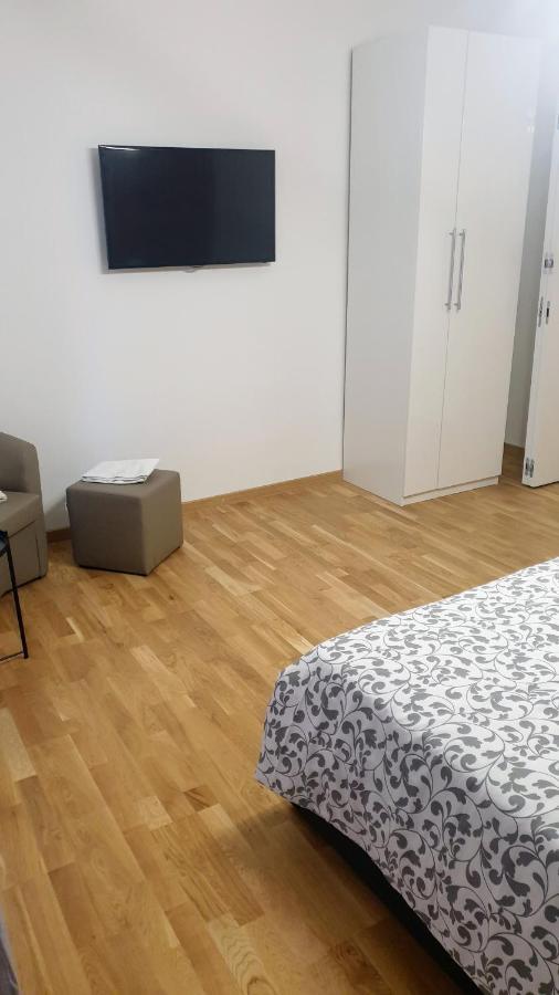 Casa Caterina Apartment มานโตวา ภายนอก รูปภาพ