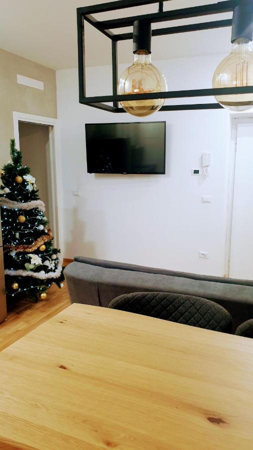 Casa Caterina Apartment มานโตวา ภายนอก รูปภาพ