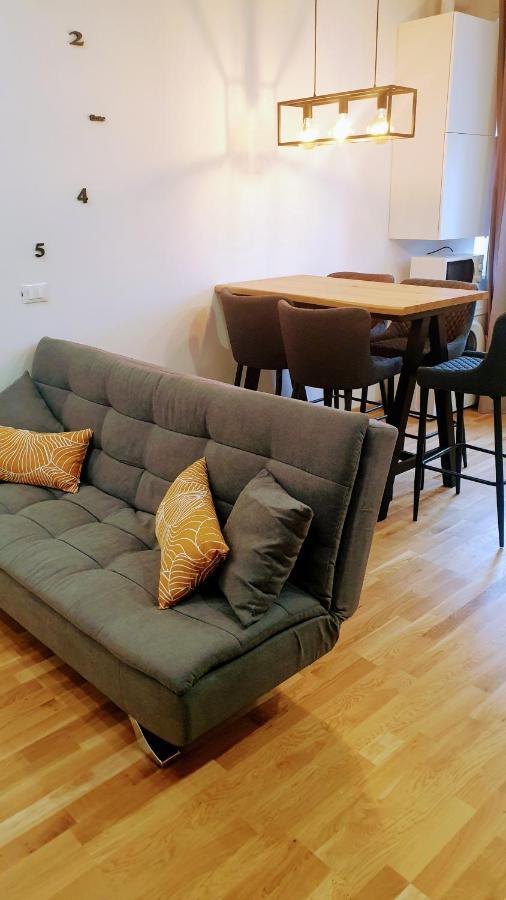 Casa Caterina Apartment มานโตวา ภายนอก รูปภาพ